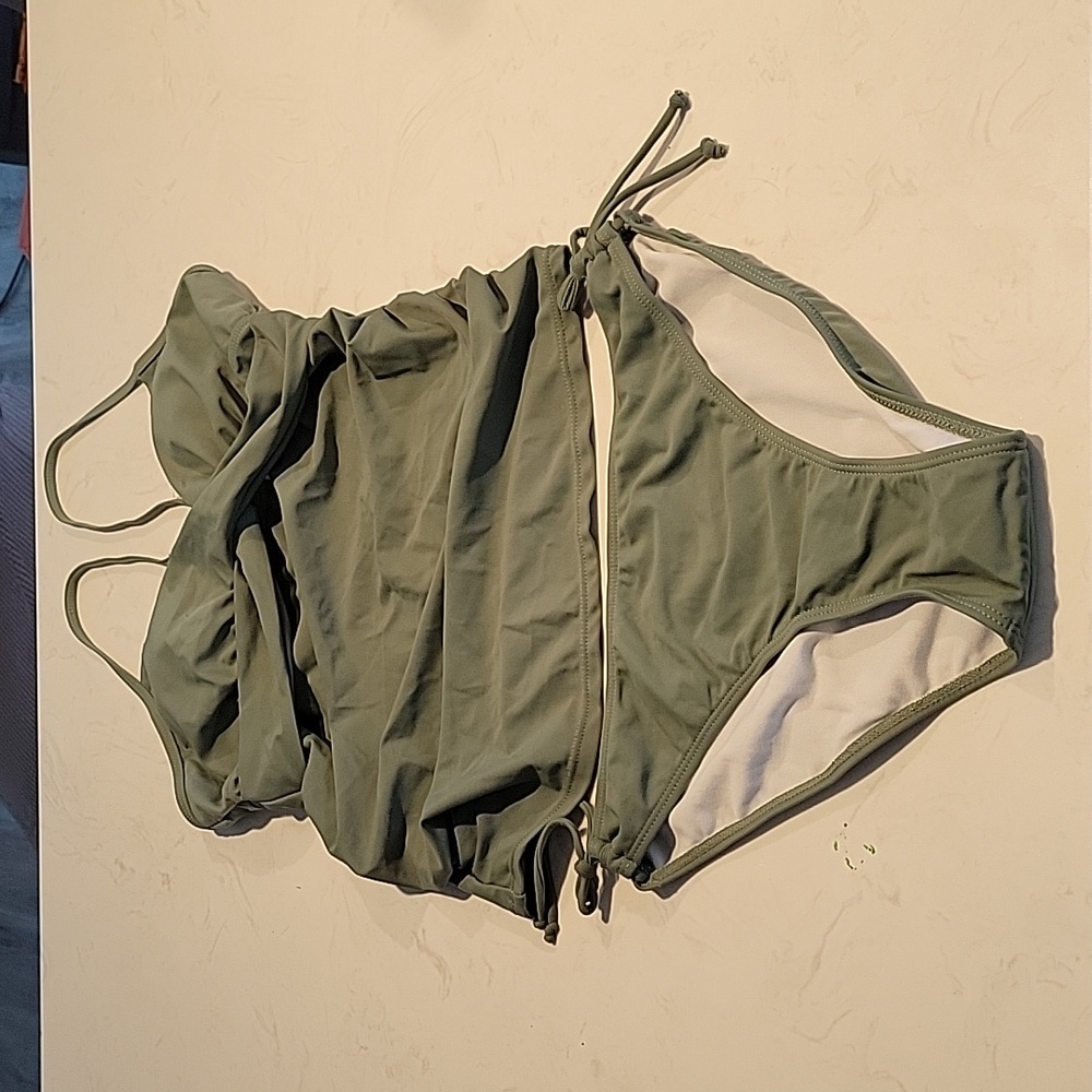 Maternity 2 piece swimsuit size small
